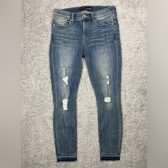Express Jeans Womens 6 Cropped Legging Mid Rise Light Wash Fade Out Distressed - Picture 1 of 4